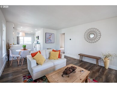 1113 E 8th St, the Dalles, OR 97058 - photo 7