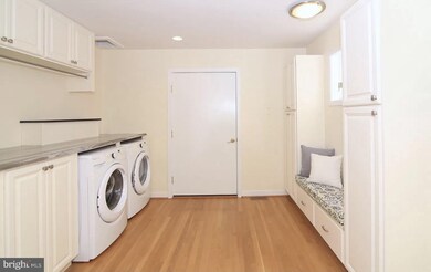 8439 Lee Alan Dr, Fairfax Station, VA 22039 - photo 5