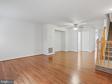 13138 Kidwell Field Rd, Herndon, VA 20171 - photo 6