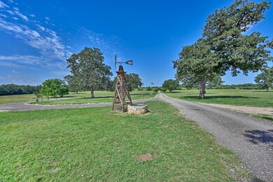 View of dirt / gravel road