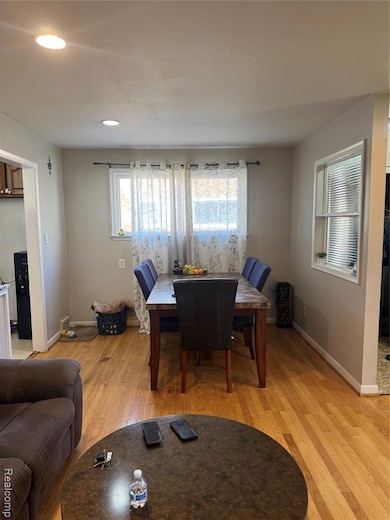 32075 Saint Annes Dr, Warren, MI 48092 - photo 7