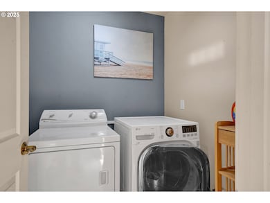 4567 Heceta St, Florence, OR 97439 - photo 5