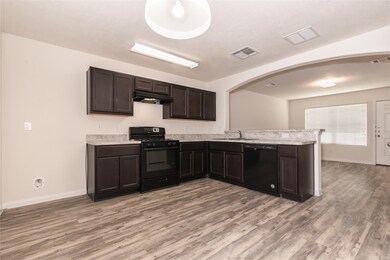 671 Fallow Ln, Alvin, TX 77511 - photo 6