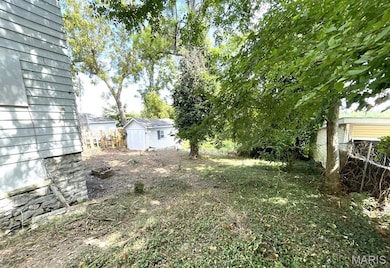 1121 State St, Alton, IL 62002 - photo 3