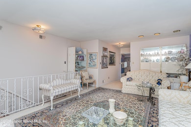 872 Edgegrove Ave, Staten Island, NY 10309 - photo 5