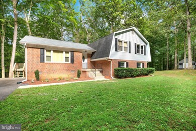 37245 E Spicer Dr, Mechanicsville, MD 20659 - photo 2