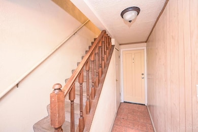 6210 Berauer Rd, Cincinnati, OH 45248 - photo 2