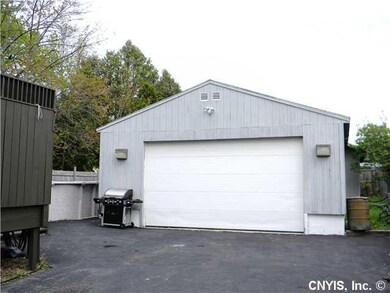 Parking Lot/Garage