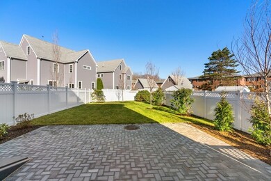 121 Farwell St unit 123, Newtonville, MA 02460 - photo 3