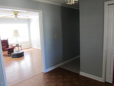 6 foyer and LR