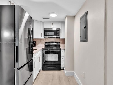 301 Sunrise Dr unit 1DW, Key Biscayne, FL 33149 - photo 5