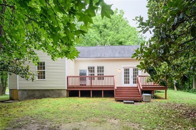 2002 Craven St, Ramseur, NC 27316 - photo 5