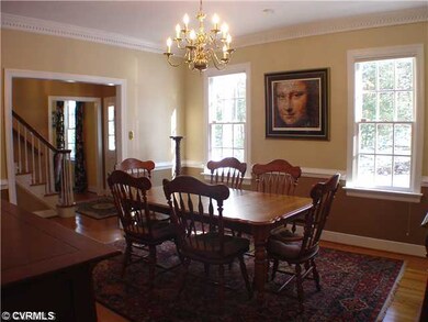 Dining Room - Formal Dining Room
