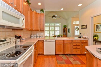 7295 Pebble Creek Dr, Elkridge, MD 21075 - photo 3