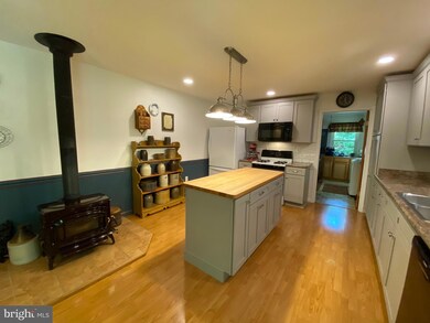 17320 Point Lookout Rd, Lexington Park, MD 20653 - photo 5