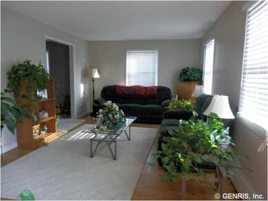 Living Room ) FORMAL LIVING ROOM