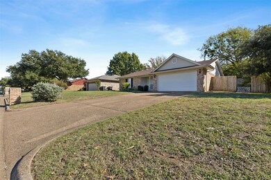 1211 Princeton Place, Cleburne, TX 76033 - photo 3