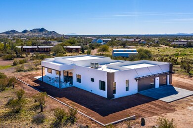 5017EBroadwayAve-55