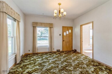 1003 S 5th Ave E, Newton, IA 50208 - photo 3