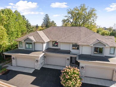 296 Grace Pointe Ct, Wayzata, MN 55391 - photo 2