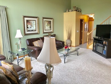 NEW CARPET - NEW PAINT - WONDERFUL OPEN CONCEPT - 