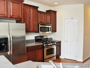 4452 Lenni Cir unit 22, Emmaus, PA 18049 - photo 5