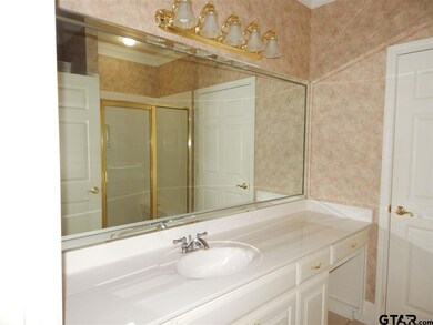 1914 1914 Hollylake Cir, Tyler, TX 75703 - photo 7