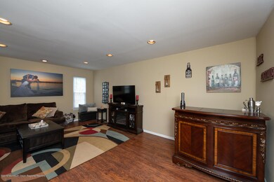 51 S Pointe Cir, Tinton Falls, NJ 07753 - photo 3