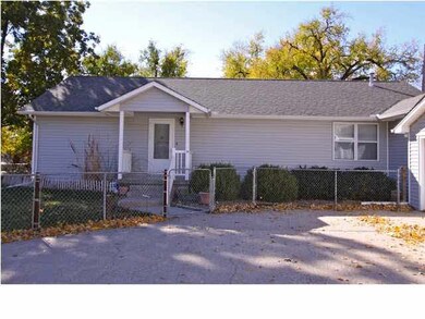 Large Fenced Yard.