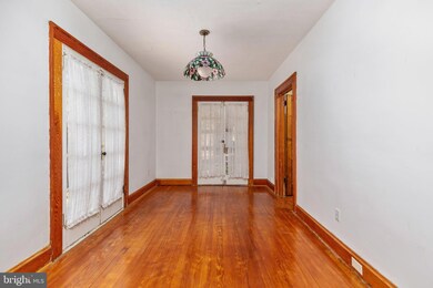 202 S Main St, Edinburg, VA 22824 - photo 4