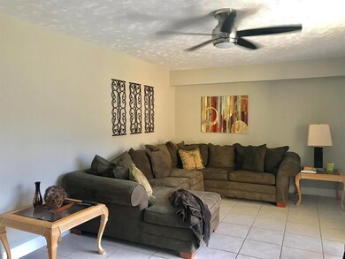 Kitchen & Dining