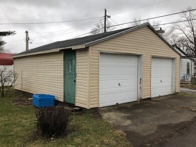 392 N Gladstone Ave, Columbus, IN 47201 - photo 4