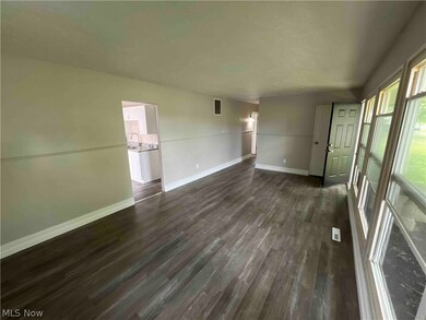 4219 Meadow Ln, Lorain, OH 44055 - photo 2