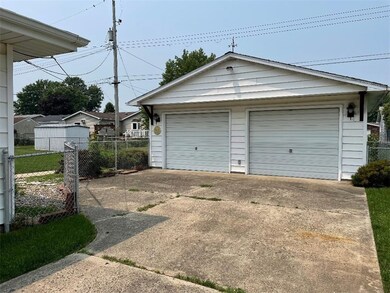 1017 N 29th St, Mattoon, IL 61938 - photo 4