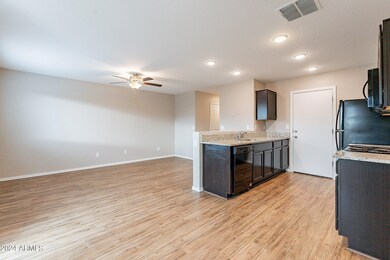 Kitchen & Dining