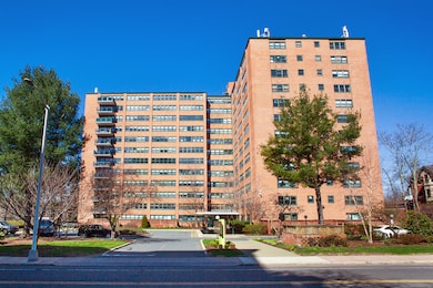 31 Woodland St unit 9 A, Hartford, CT 06105 - photo 2