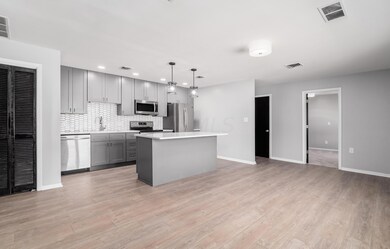 Eat in Kitchen/ living room