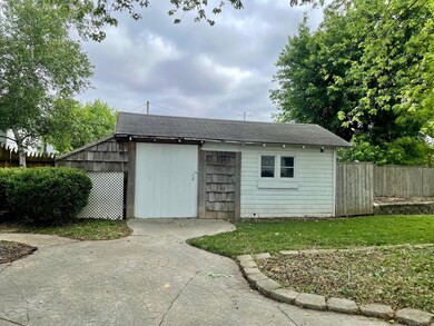 1045 N Main St, Tipton, IN 46072 - photo 3