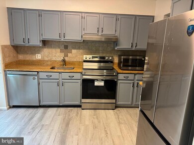 1631 Oak Spring Way, Reston, VA 20190 - photo 4