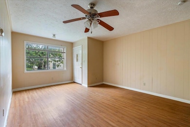 908 N Lbj Dr unit 6, San Marcos, TX 78666 - photo 3