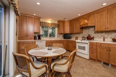 8 Country Way, South Dartmouth, MA 02748 - photo 3