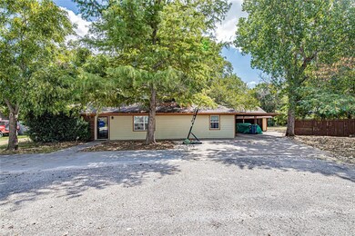 4401 Luker Ct, Granbury, TX 76049 - photo 3