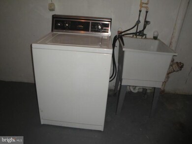 3808 Flowerton Rd, Baltimore, MD 21229 - photo 7