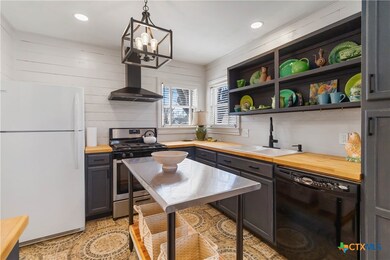 803 Bismark St, Seguin, TX 78155 - photo 7