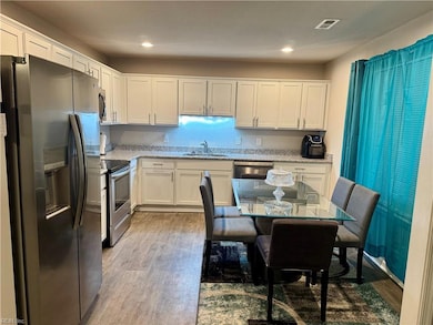 202 Beech St, Suffolk, VA 23434 - photo 3