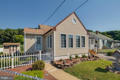 802 Martin Rd, Essex, MD 21221 - photo 2