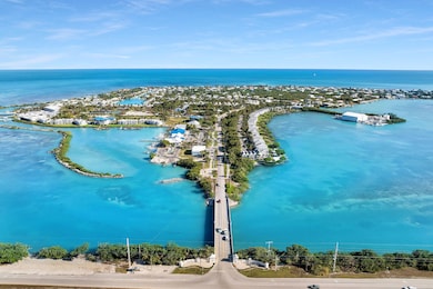Duck Key entrance from US1
