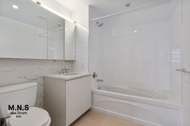 The Silver Star unit 10-F, Long Island City, NY 11101 - photo 4