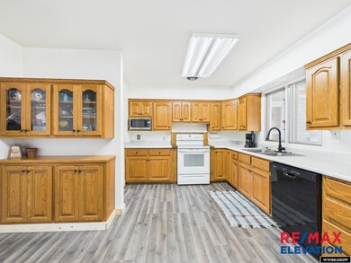 618 Montana Ave, Basin, WY 82410 - photo 7