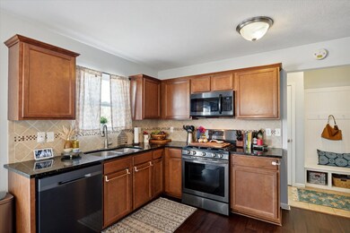 09-1232-Ellery-Grove-Ct-WindowStill-32